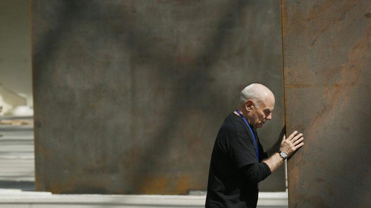 Fotky: Zemřel Richard Serra, stvořitel rezivějících monumentů